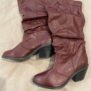 Maroon/burgundy color cowboy boots- new